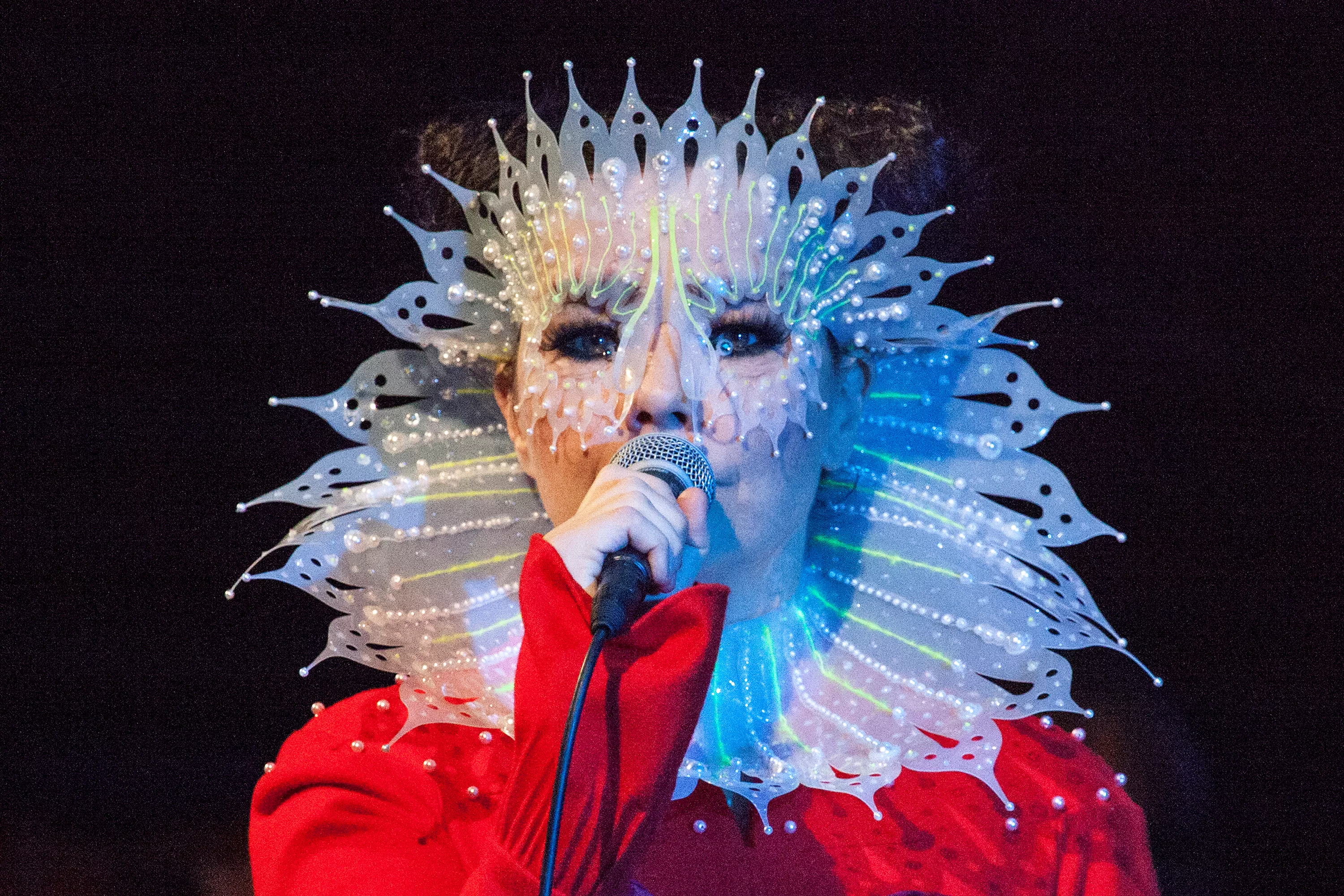 Björk annoncerer ny single