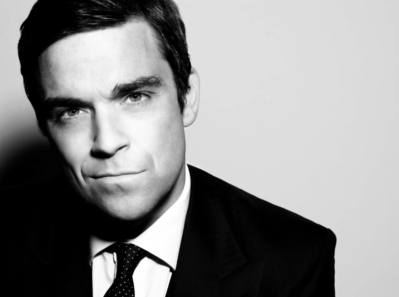 Robbie Williams bjuder upp stjärnorna till dans