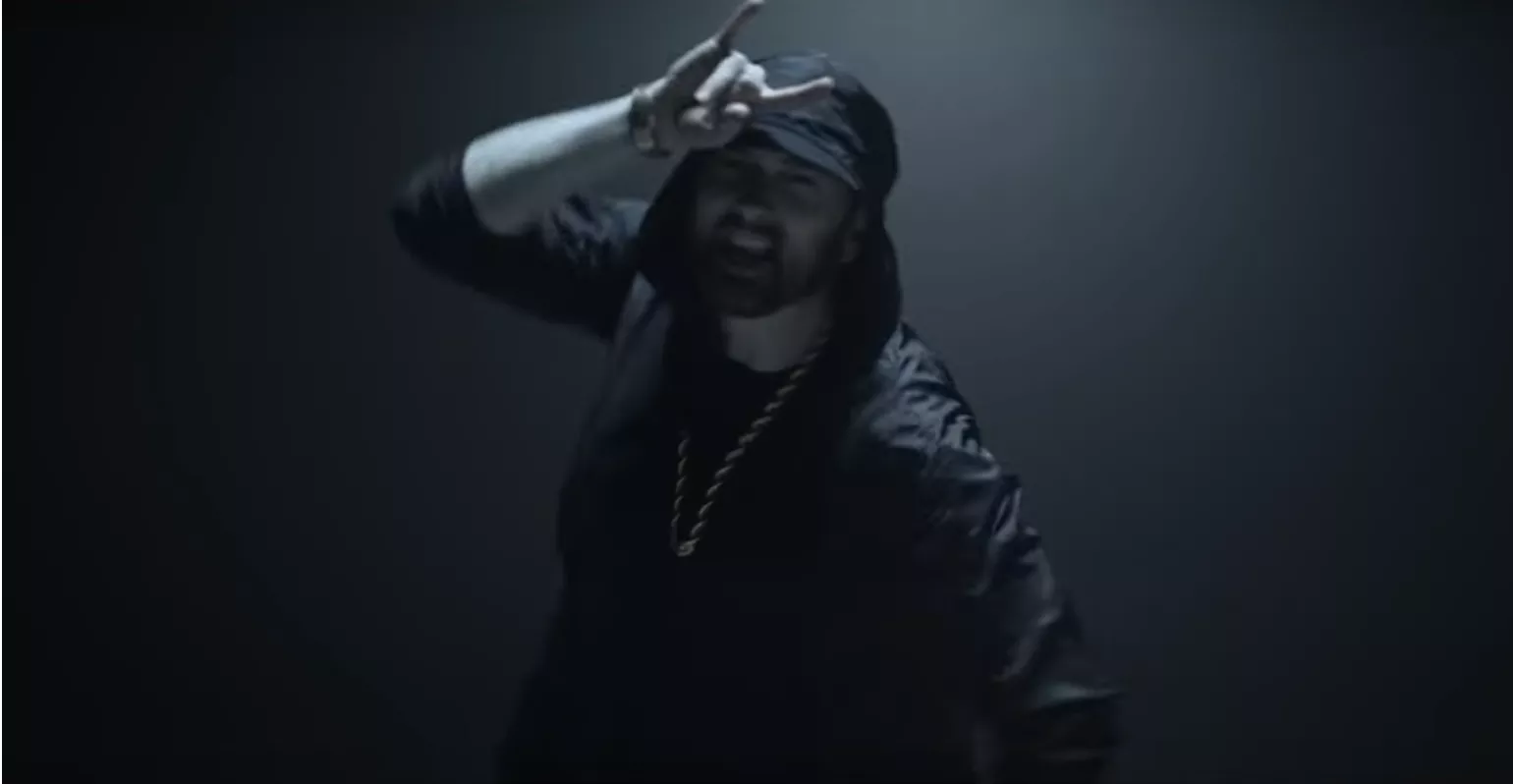 Eminem forvandles til "Venom" i ny musikvideo