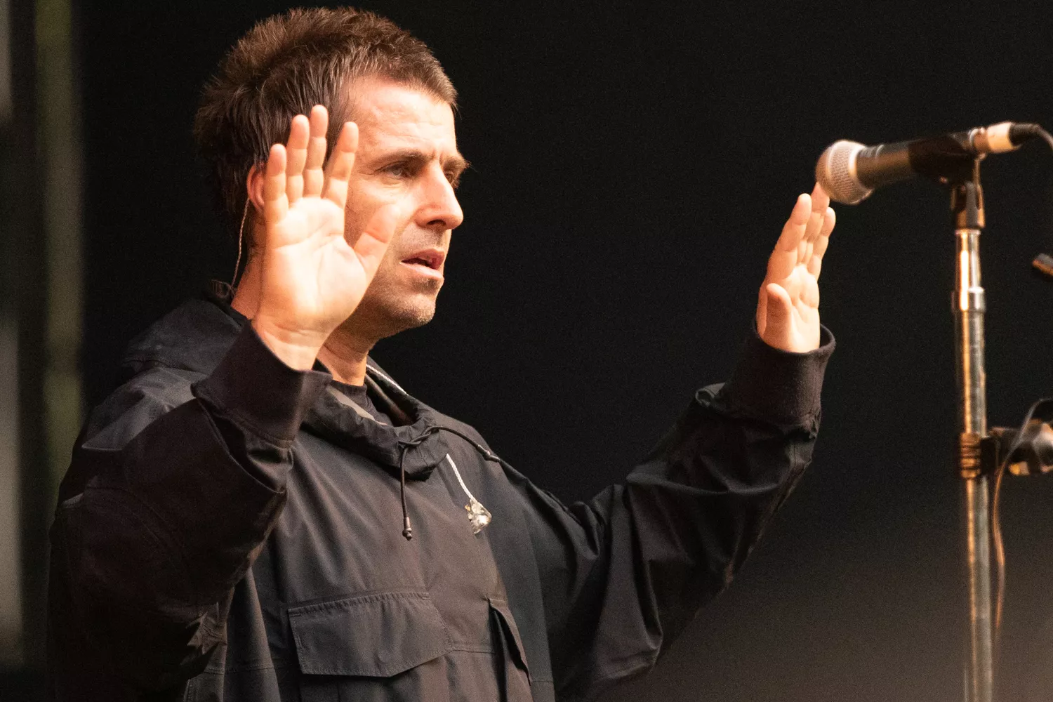 Kvinna började brinna under konsert – Liam Gallagher fördömer incidenten