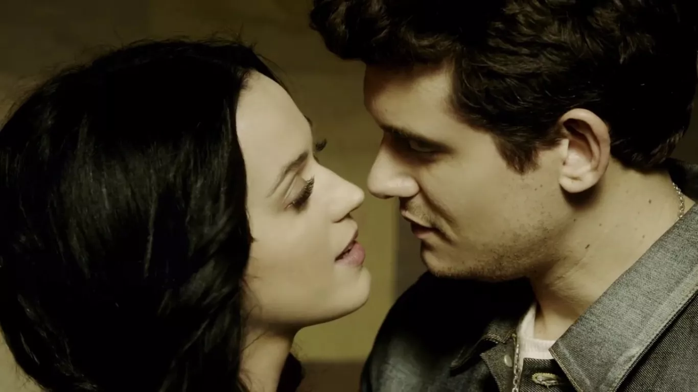 Se romantisk video med Katy Perry og John Mayer
