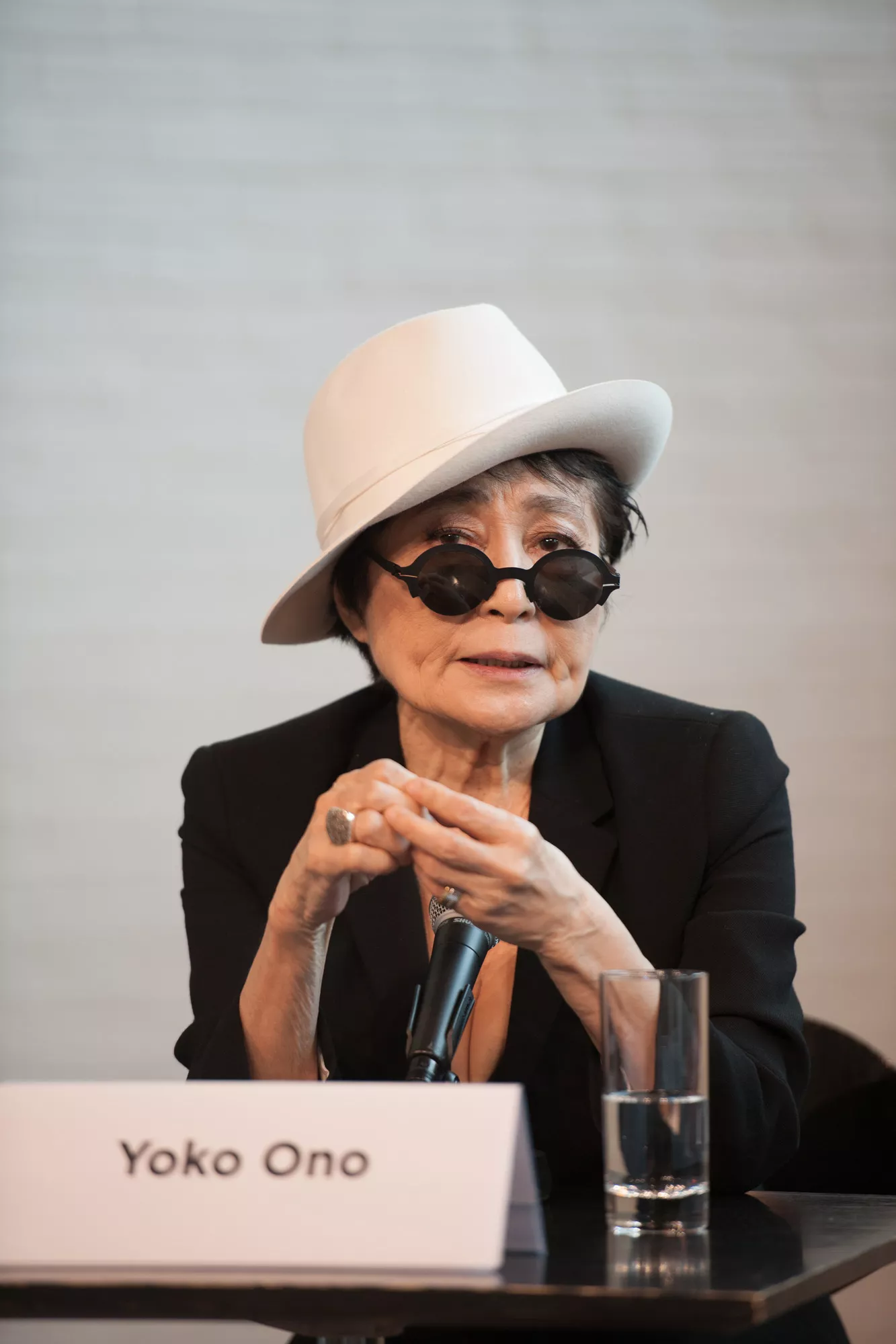 Yoko Ono gör skiva med svenska popstjärnor