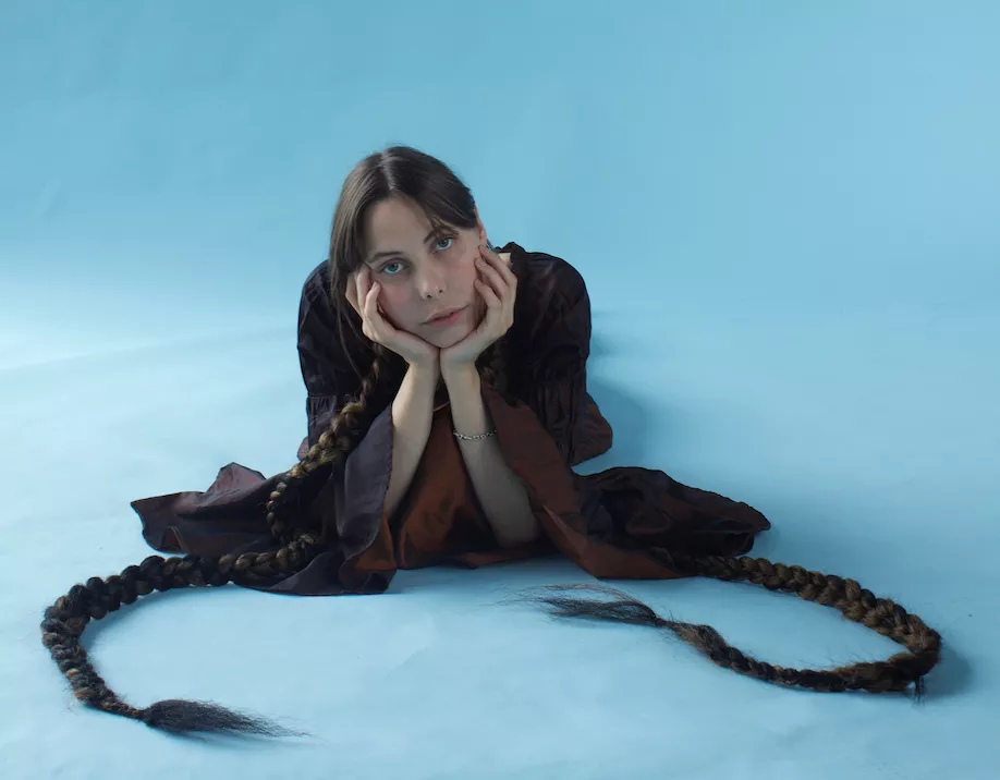ANMELDELSE: Lea Kampmann leverer atmosfærisk dreampop på debutalbum