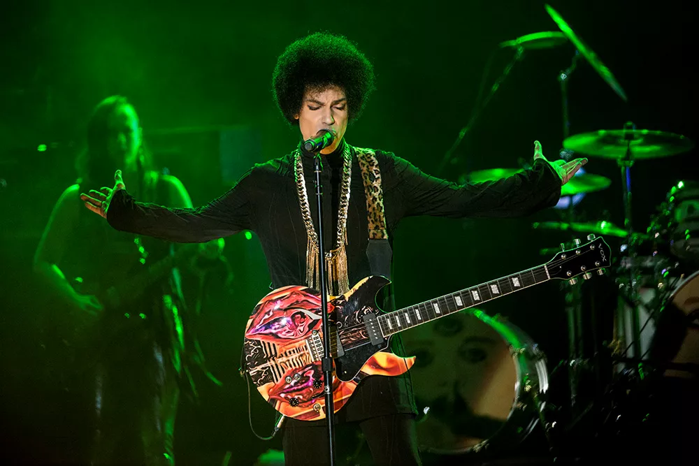 Hør ny Prince-sang – en duet med Zooey Deschanel
