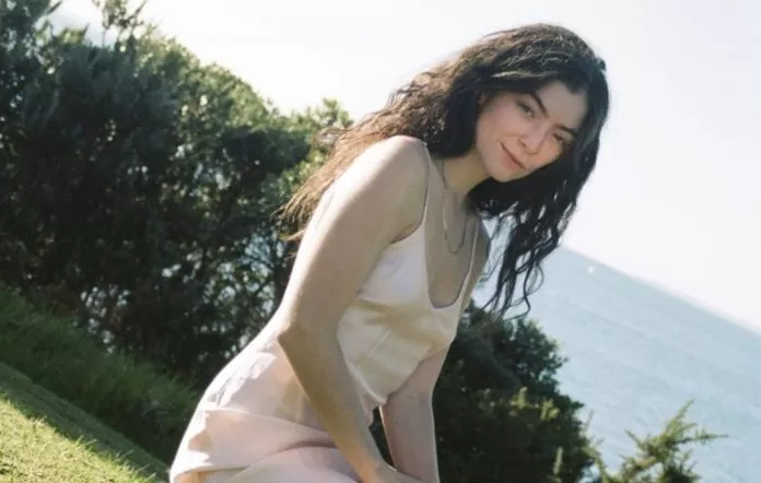 Lorde udgiver to nye sange - hør dem her