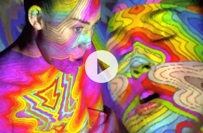 Miley Cyrus offentliggør psykedelisk musikvideo