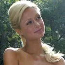 Paris Hilton droppet af pladeselskab - og sagsøgt af UB40