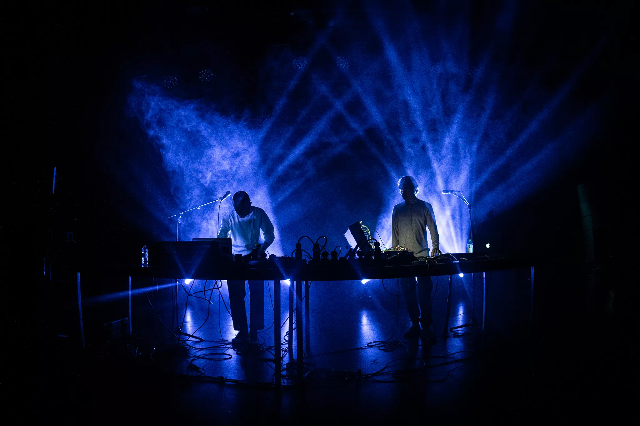 ANMELDELSE: Storladen industriel elektronika fra stærk debut-duo 
