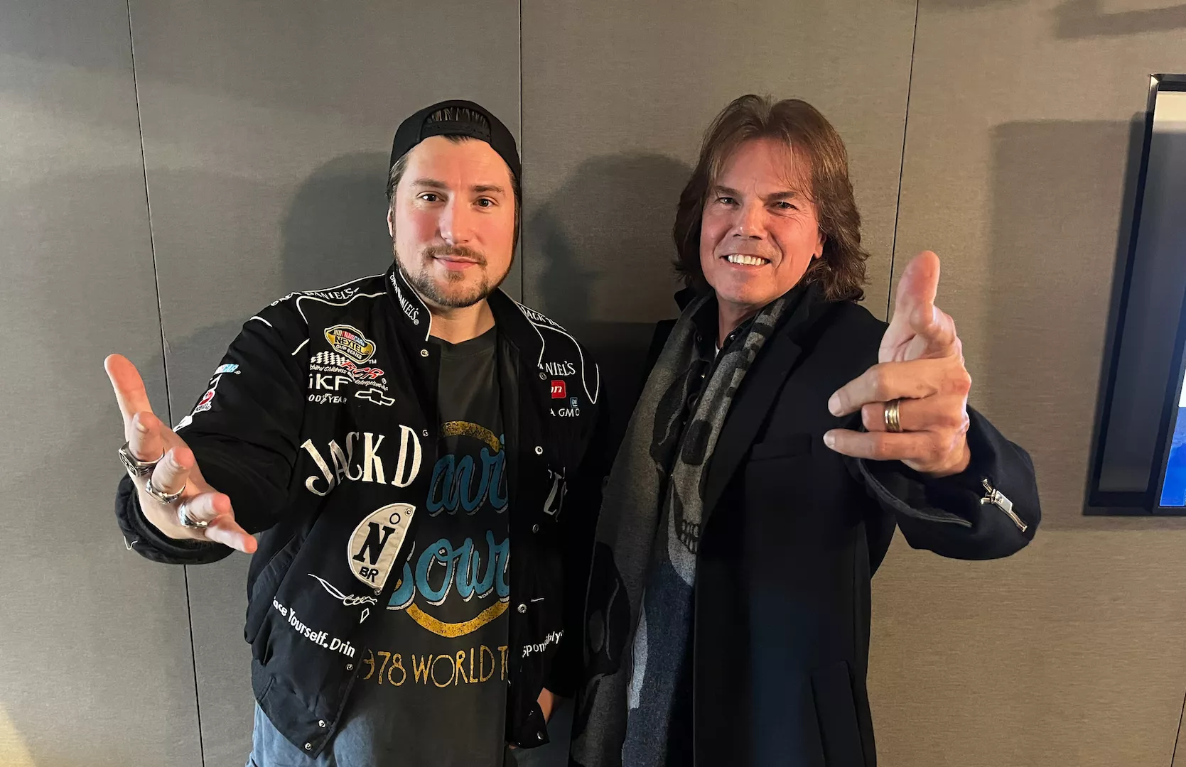 Janne Innanfors och Joey Tempest under Rockklassikers intervju.