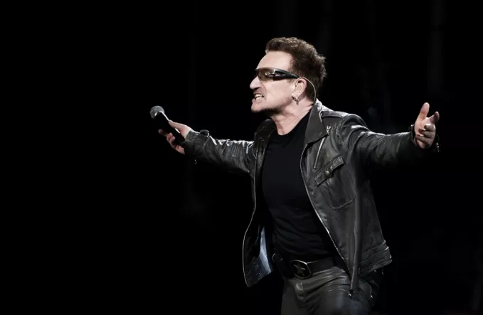 Bono giver en hjælpende hånd til det irske sundhedssystem