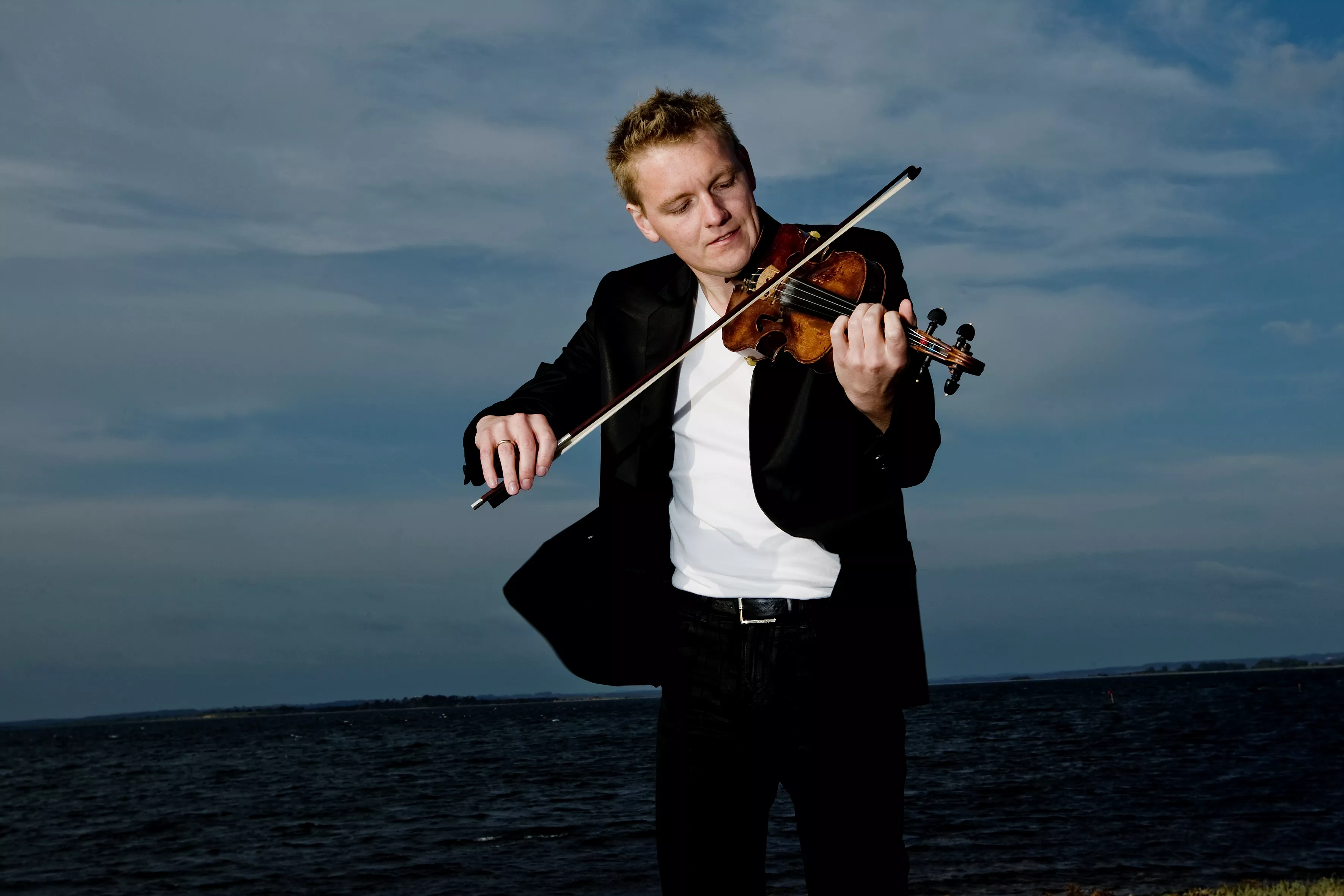 Dansk violinvirtuos åbner verdensmusikfestival 
