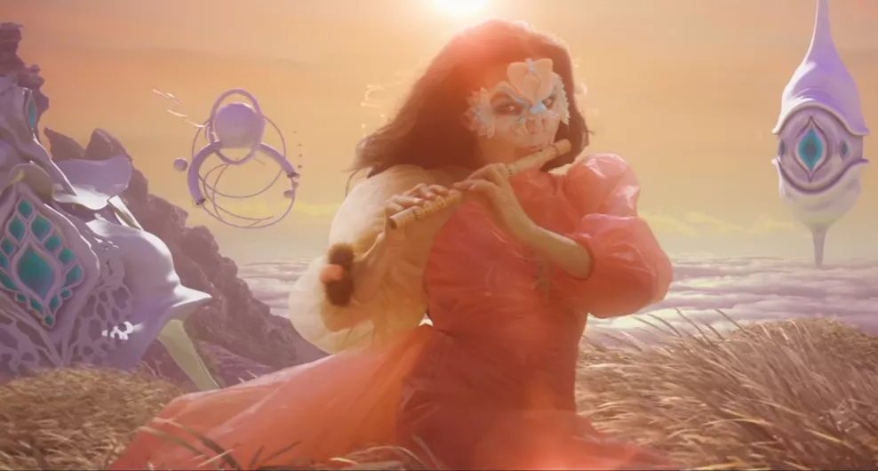 Björk udgiver hallucinerende musikvideo