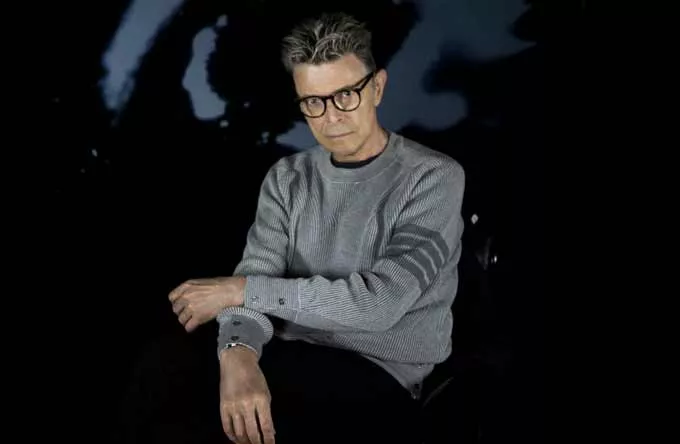 David Bowie slår Adele af pinden fra graven