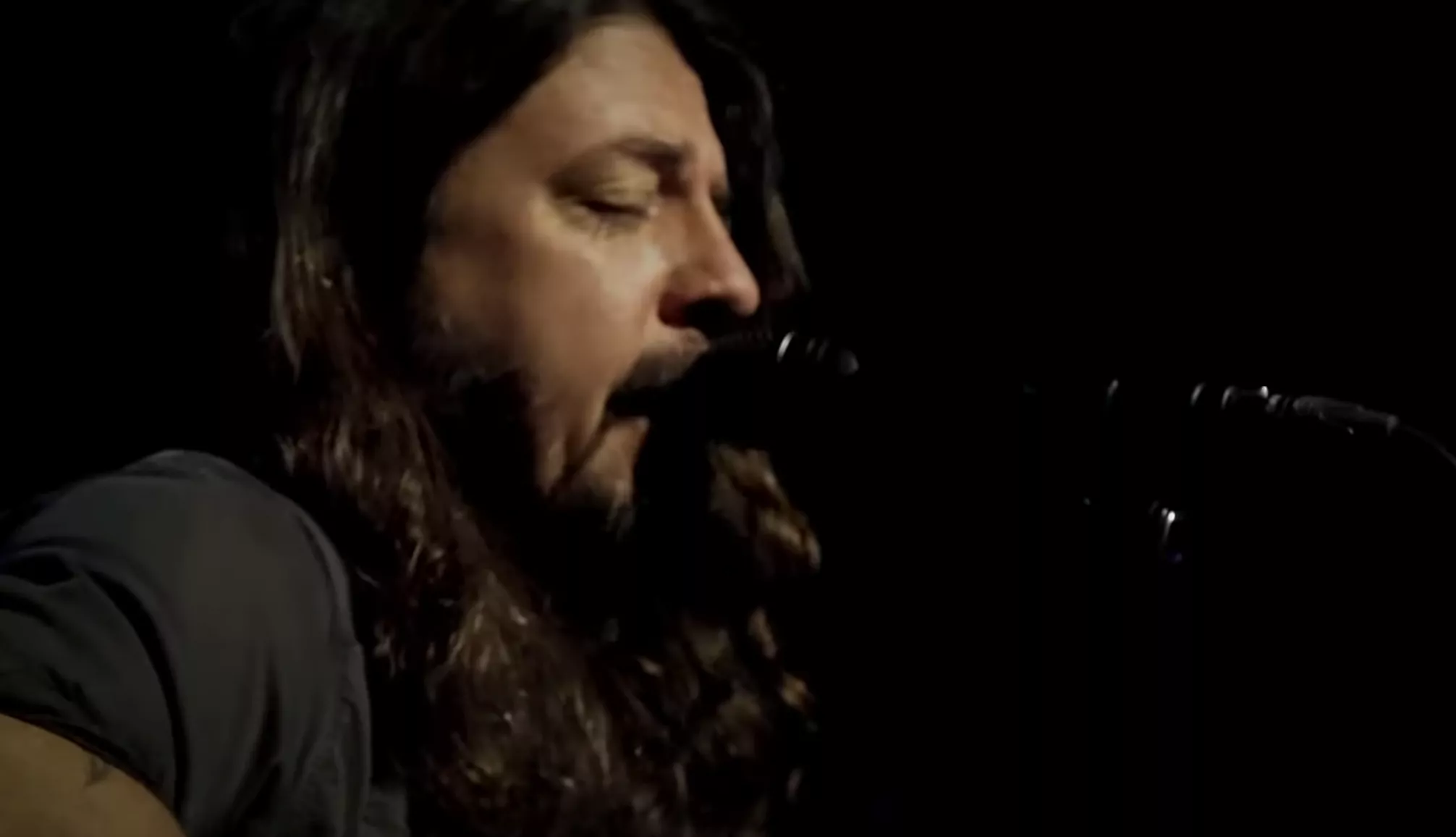 Grohl i storform: Se Foo Fighters i eksklusivt akustisk sæt