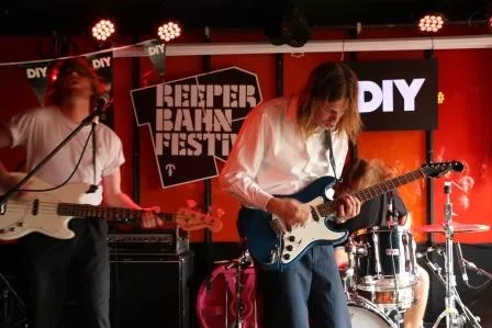 Reportage: Reeperbahn Festival samler musikbranchefolk fra hele verden – dag 2