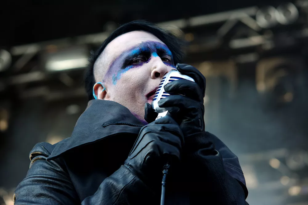 Marilyn Manson forklarer geværstunt