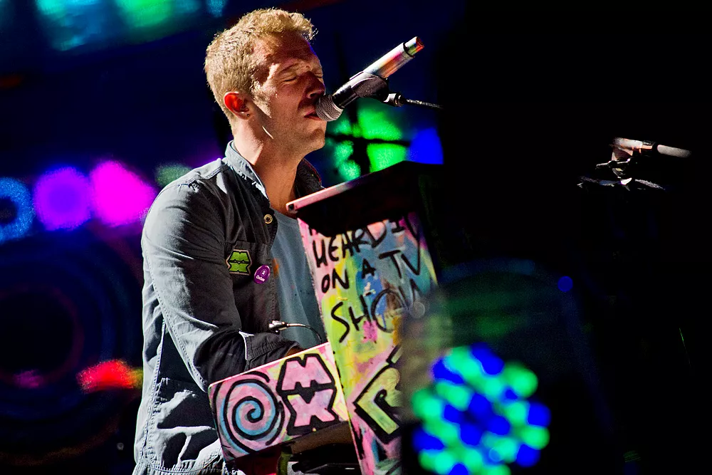 Se Coldplay fortolke Linkin Parks "Crawling" som smuk klaverballade