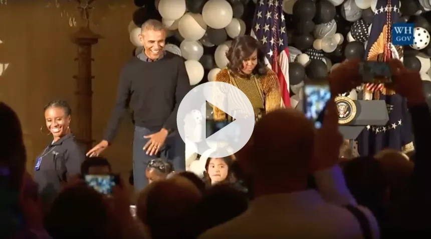 Se Barack og Michelle Obama danse til "Thriller" ved Halloween-middag
