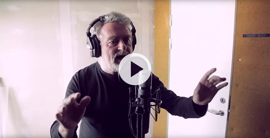 Video: Se 75-års fødselaren Erik Clausen synge med Per Vers, Wafande og Waqas