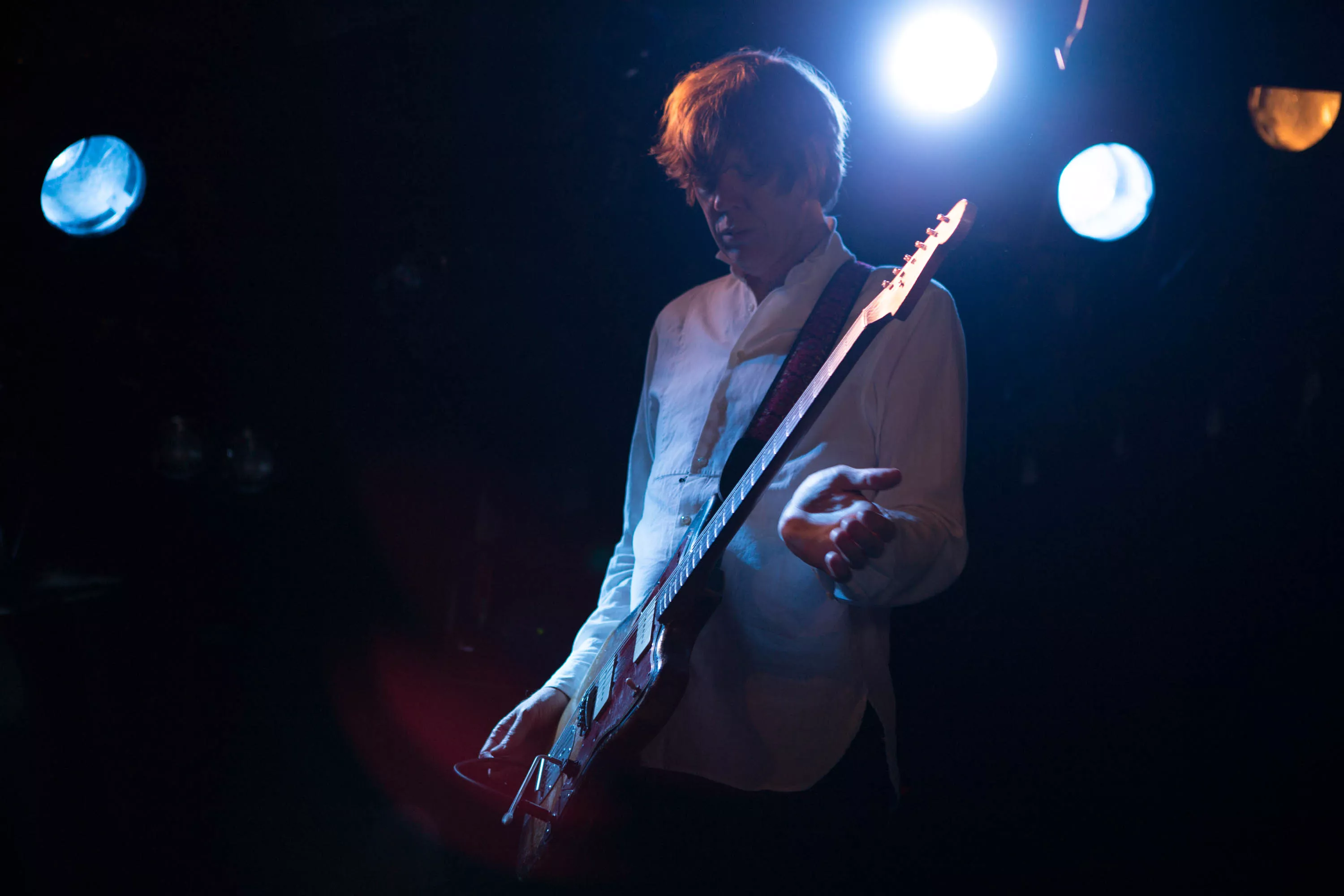 Sonic Youth-guitarist giver akustisk koncert i København