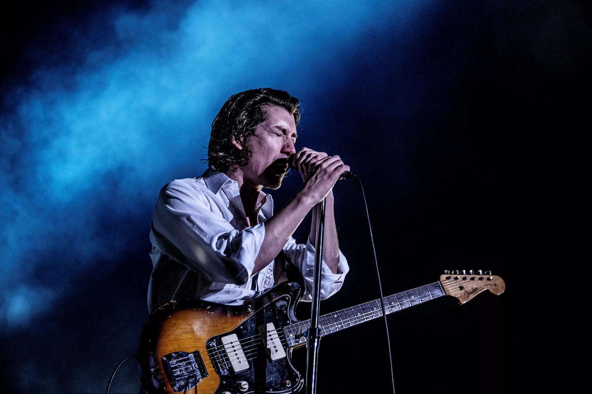 Se Arctic Monkeys fremføre cover af The White Stripes