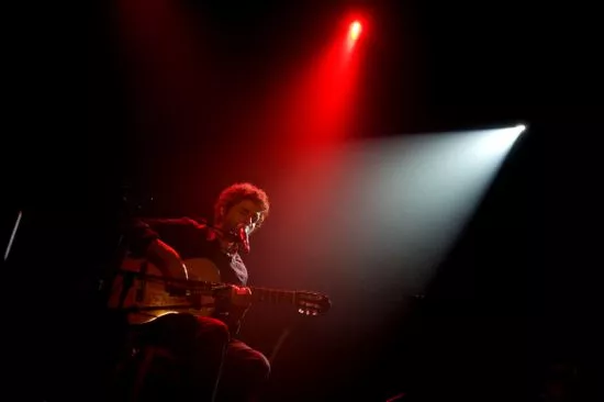 José González giver koncert i Koncerthuset