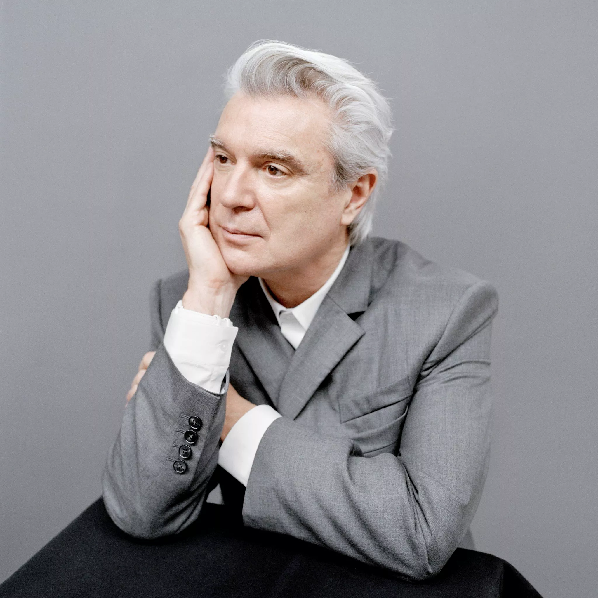 David Byrne beklager, at der ikke er kvinder med på hans nye album