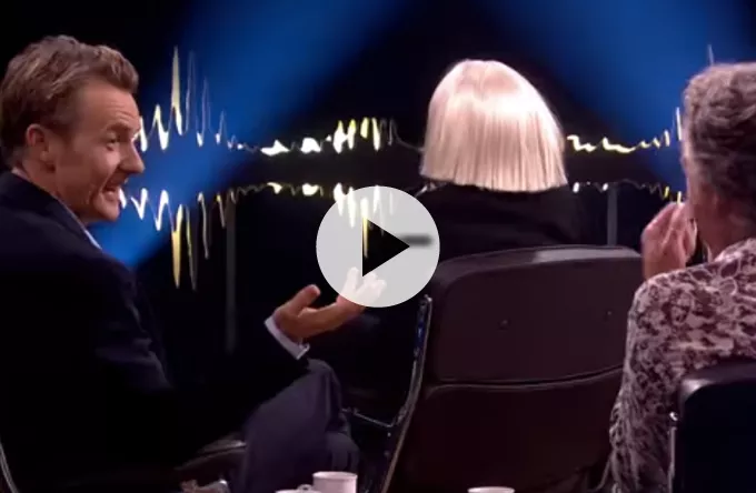 Bizart interview: Se Sia vende ryggen til