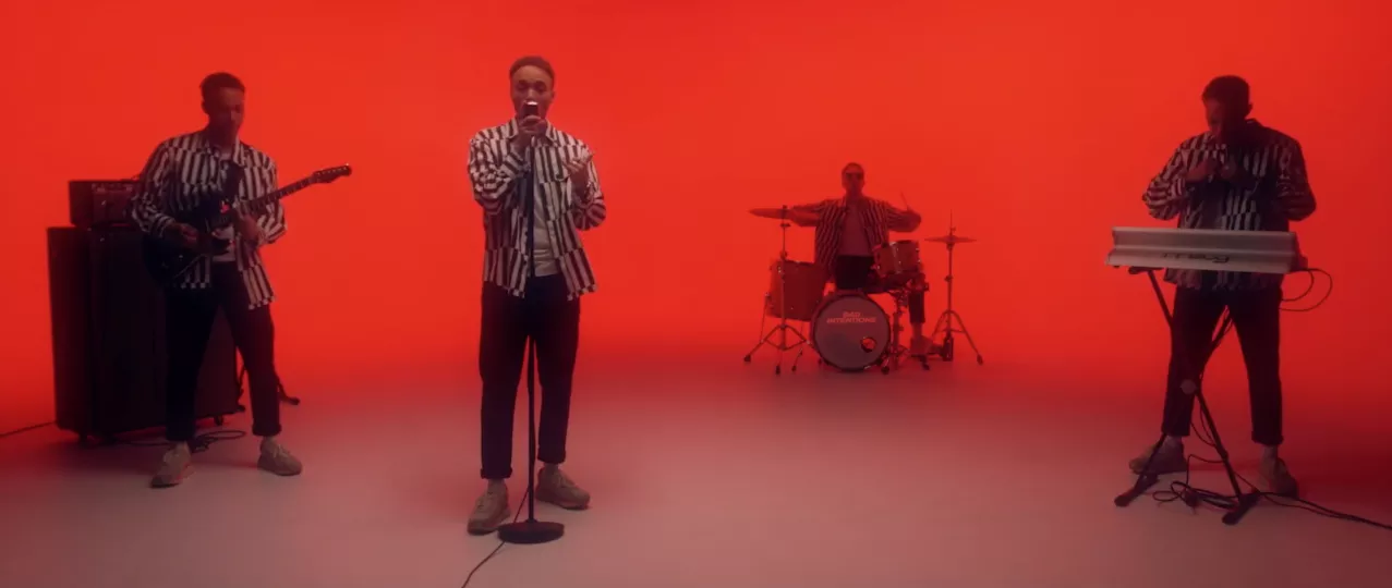 PREMIERE: Alexander Oscar er klar med stilfuld musikvideo