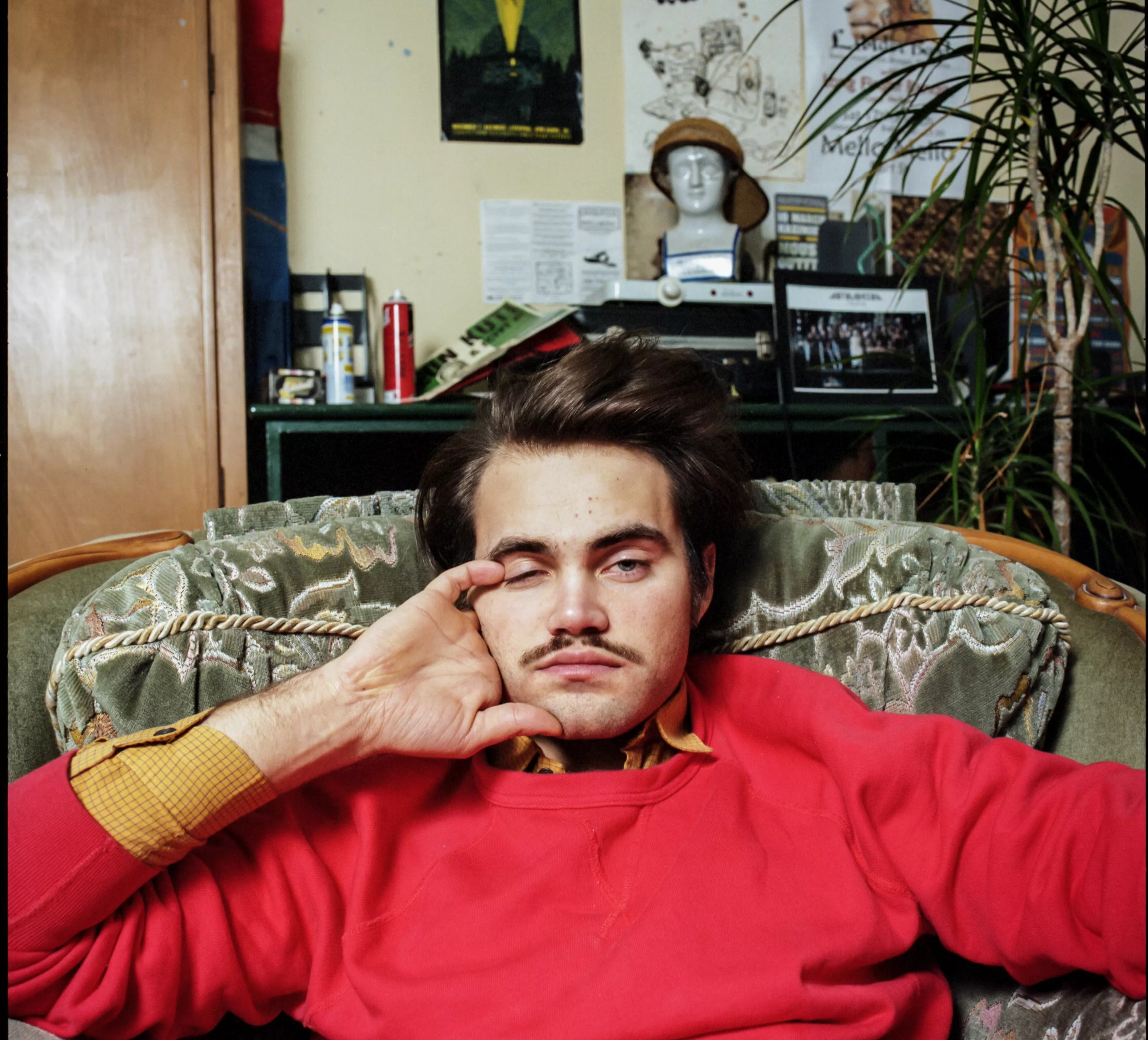 Mikhael Paskalev annonserer debutalbum