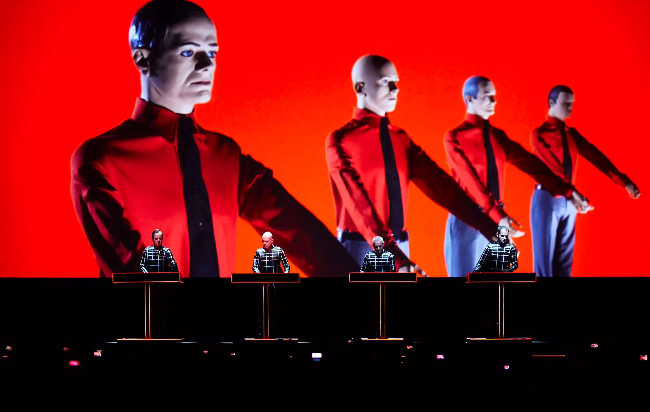 Kraftwerk fikk besøk av en spesiell gjest under konsert i helgen