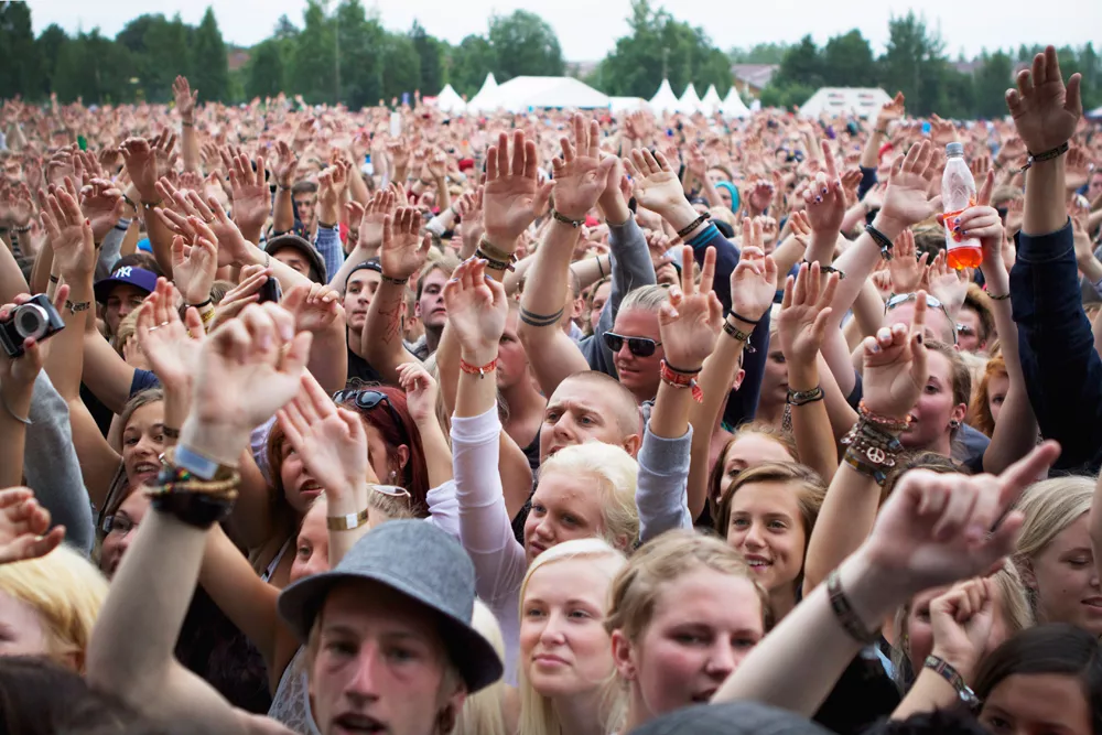 Svensk reggaefestival fyller på med världsartister