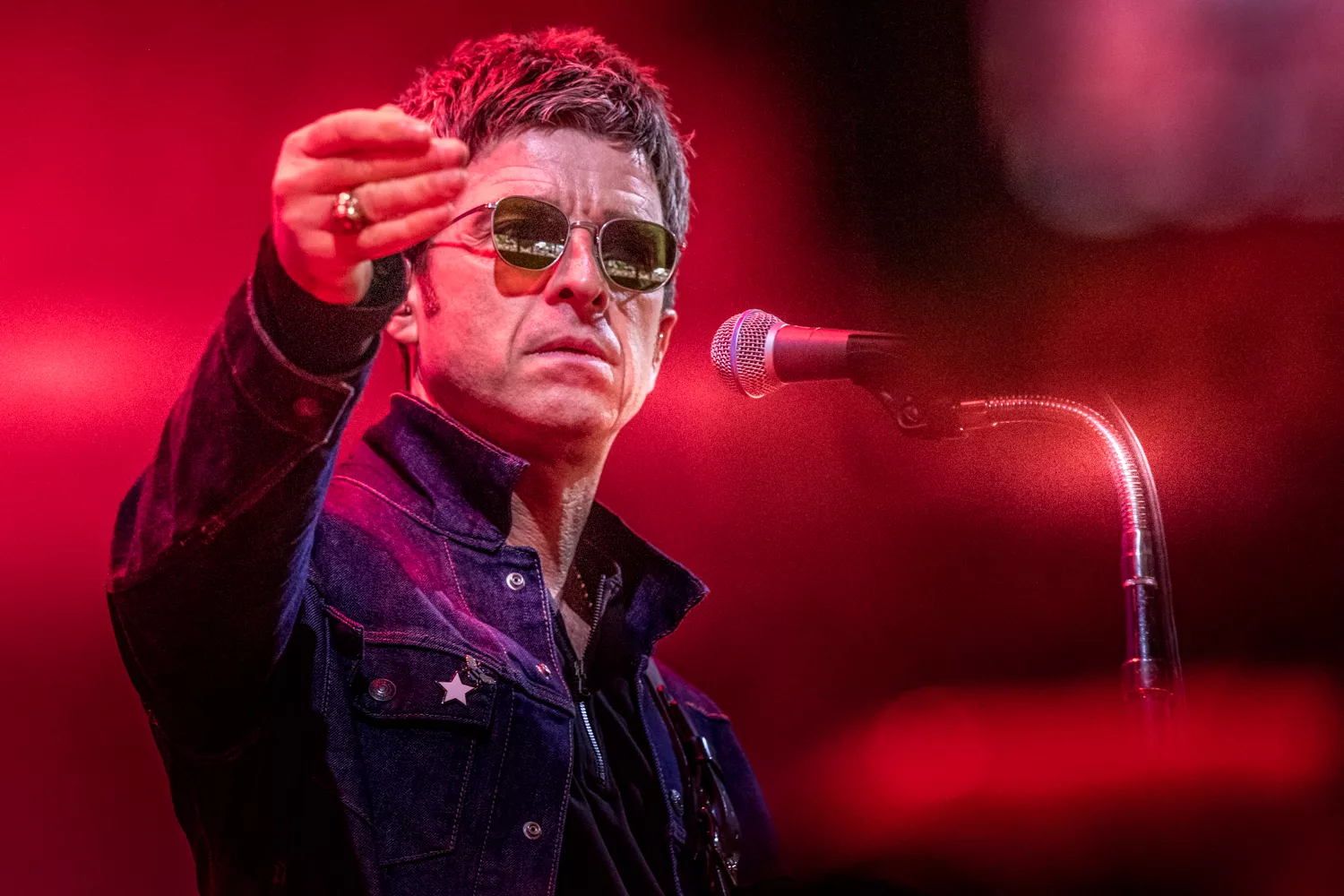 Noel Gallagher udsender ny ep – og sviner Liam
