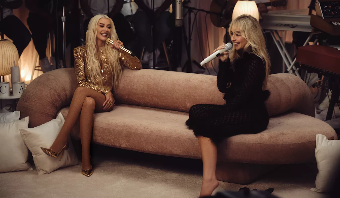 Christina Aguilera sammen med Sabrina Carpenter.