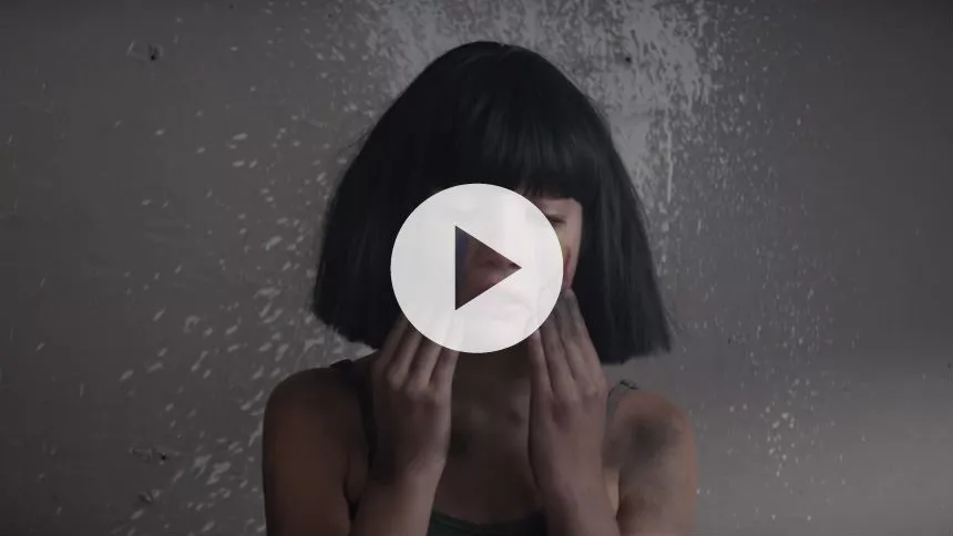 Helt ny Sia-sang og -video handler om LGBT-rettigheder