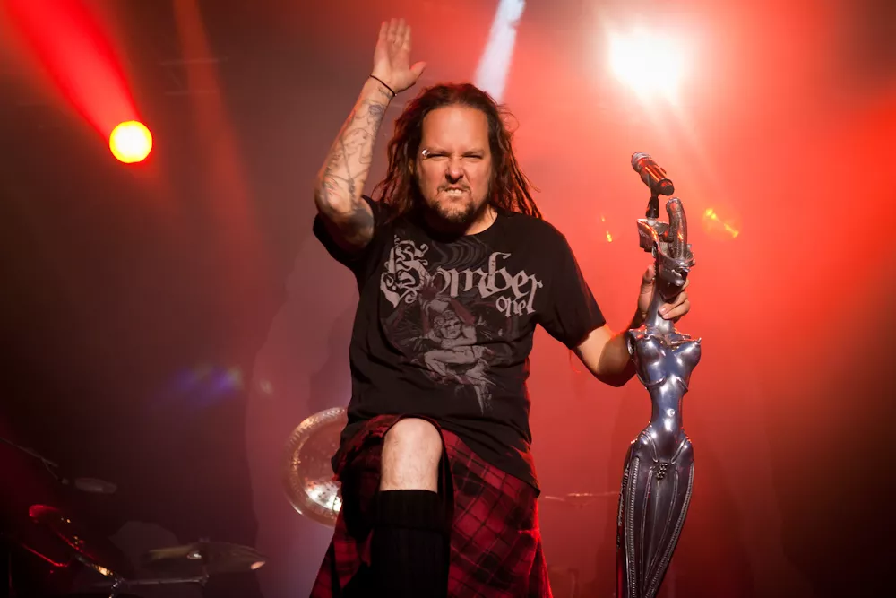 Metaltown släpper första banden