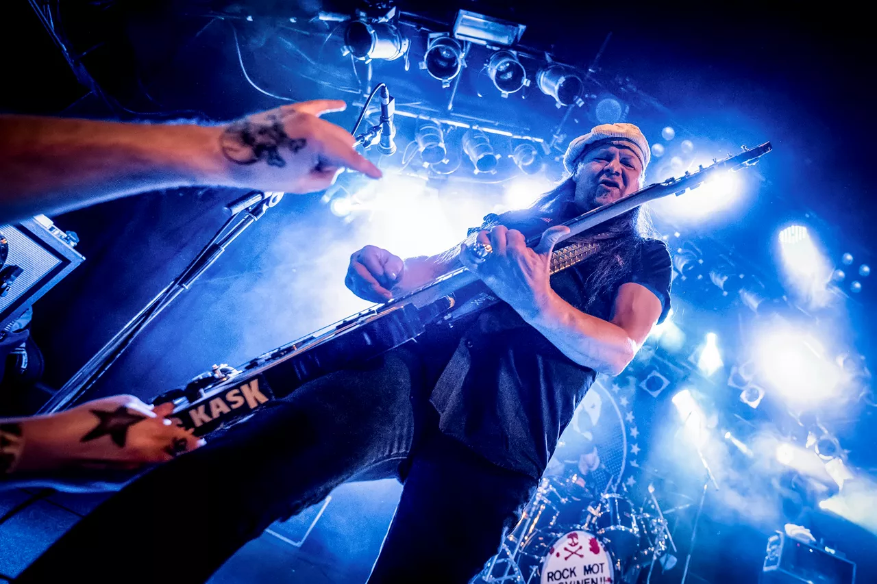 Frontman i legendariskt svenskt punkband svårt sjuk: "En aggressiv cancertumör"