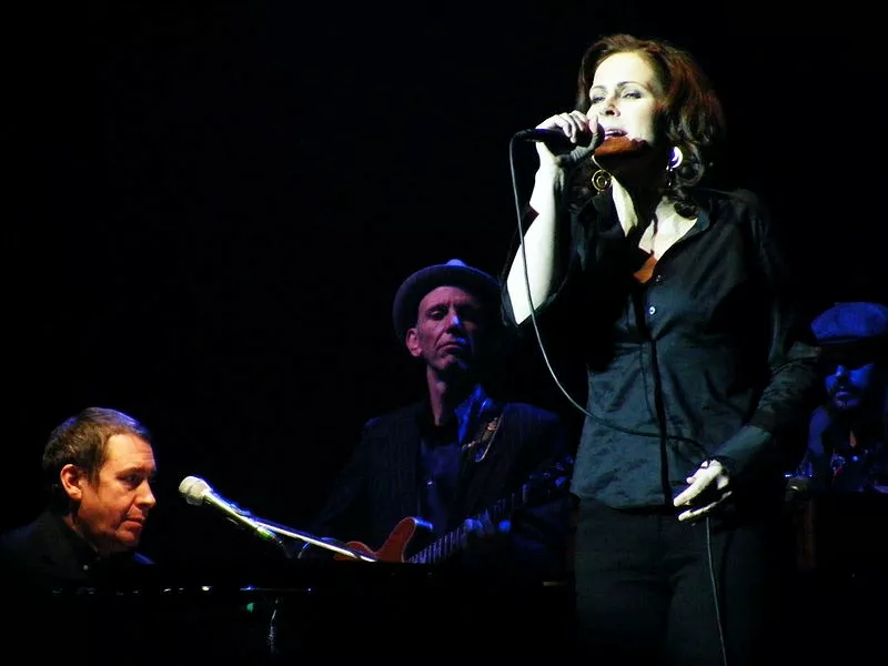 Alison Moyet udsætter koncert