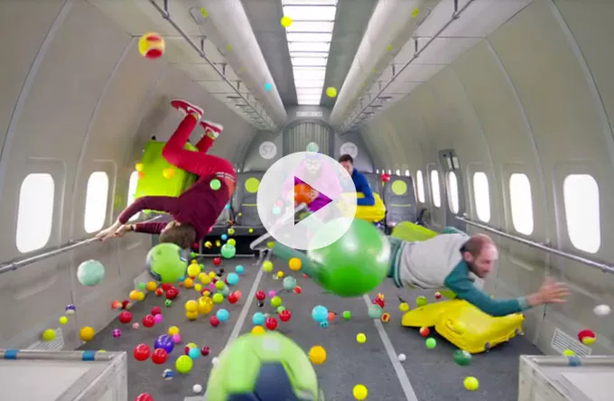 OK Go udfordrer tyngdekraften i ny flot video