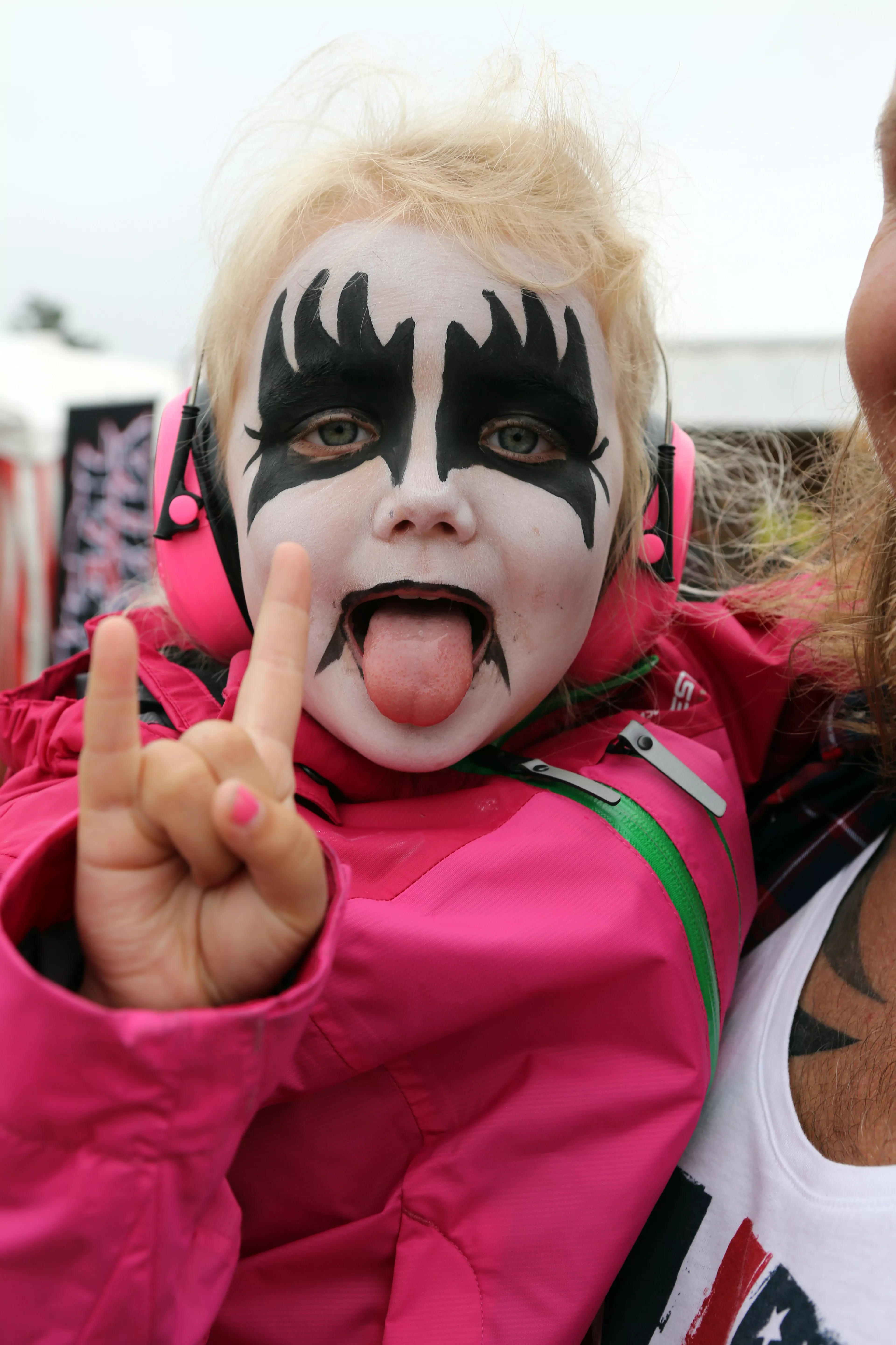 Se masser af anmeldelser og fotos fra Sweden Rock Festival