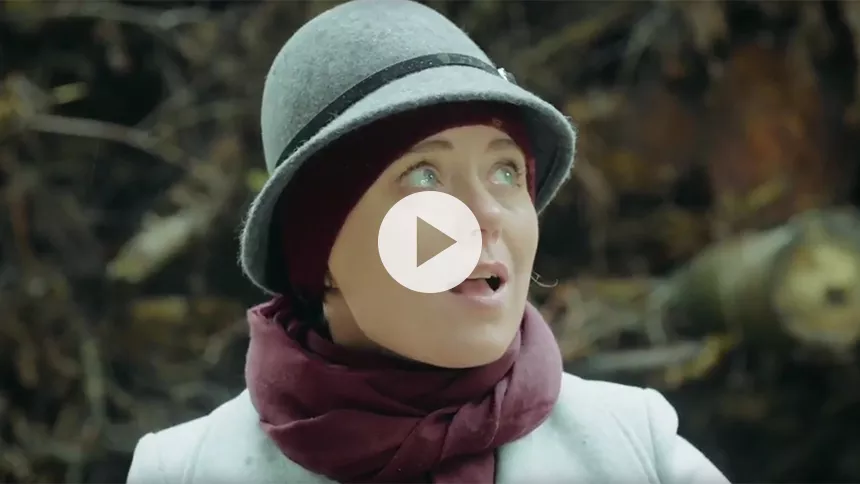 Se smuk musikvideo fra koncertaktuelle Katrine Stochholm – ude i naturen