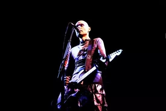 Billy Corgan ansætter 19-årig trommeslager
