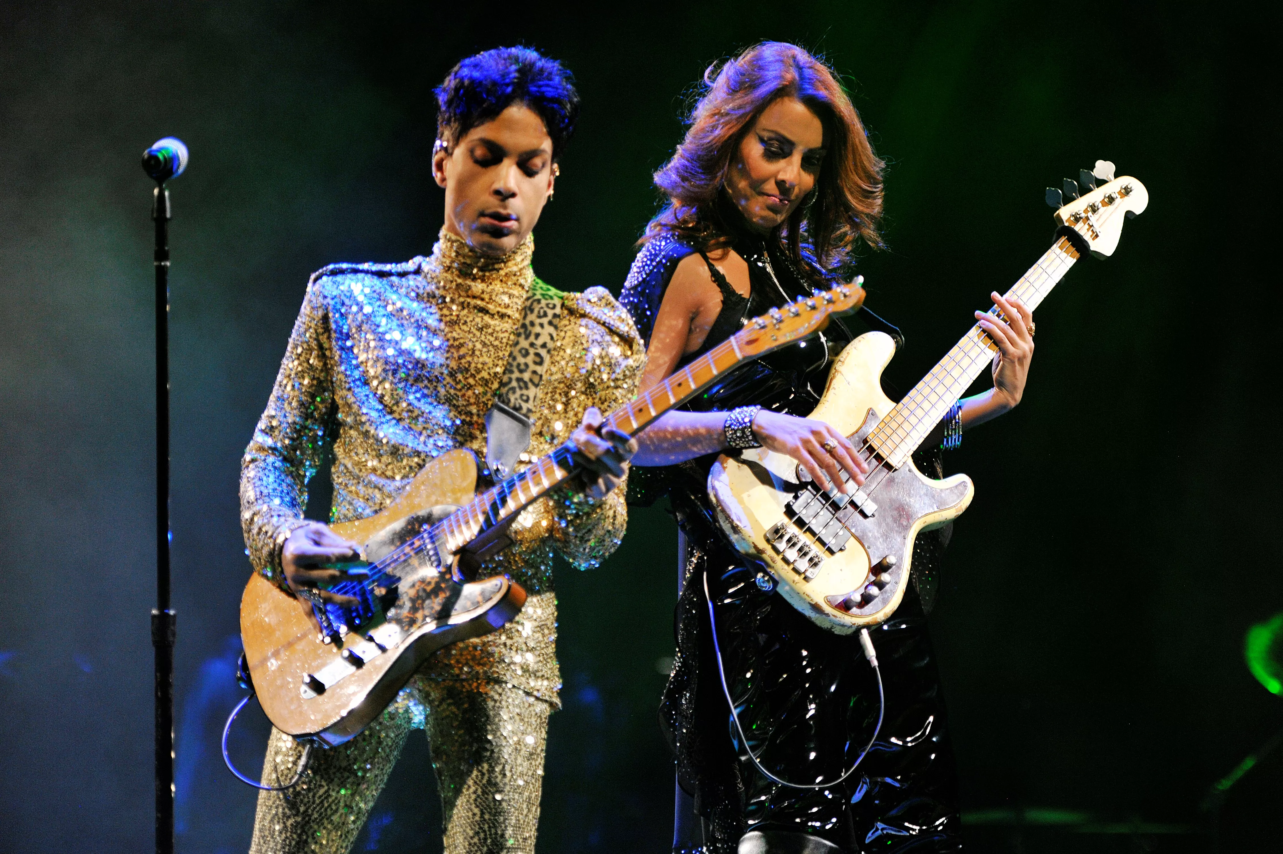 Princes danske bassist: Vildt at improvisere på direkte tv