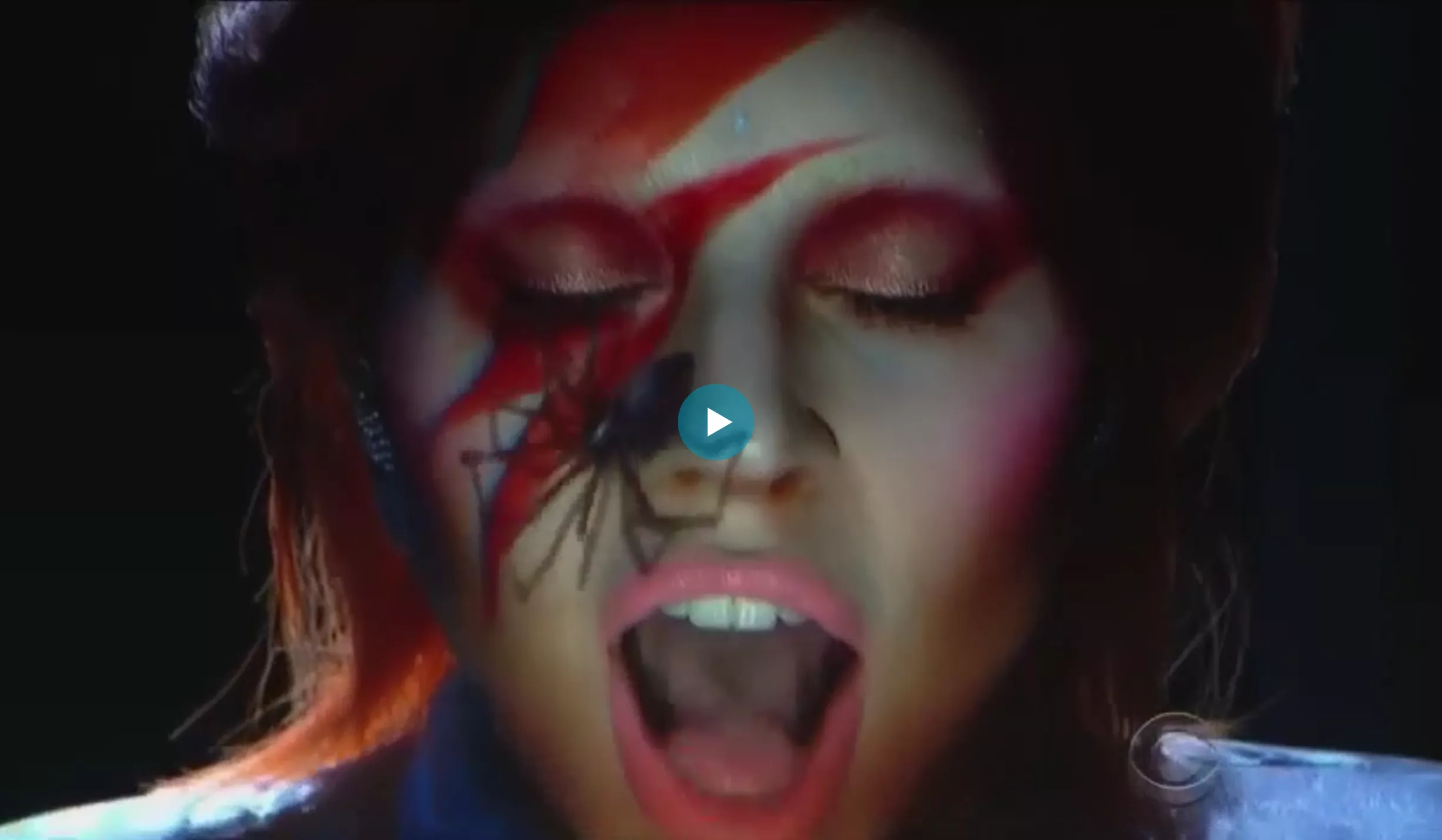 Se Lady Gagas massive Grammy-hyldest til David Bowie