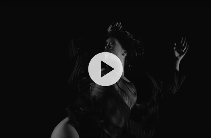 Musikvideo: Rihanna viser kropslige goder i sensuel musikvideo