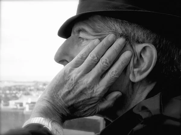 Leonard Cohens romanklassiker udkommer i ny dansk oversættelse