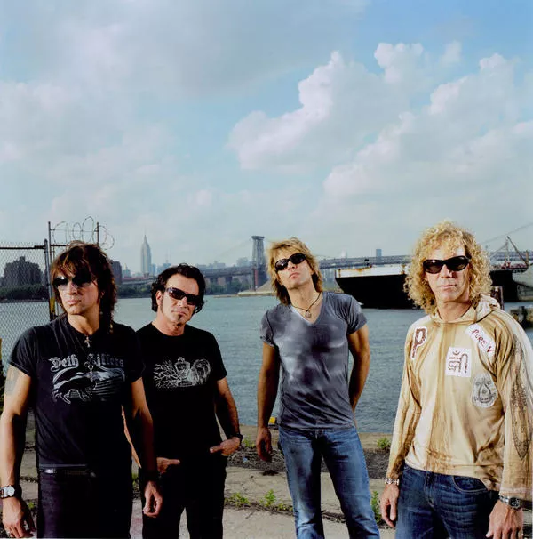 Bon Jovi tegner en cirkel