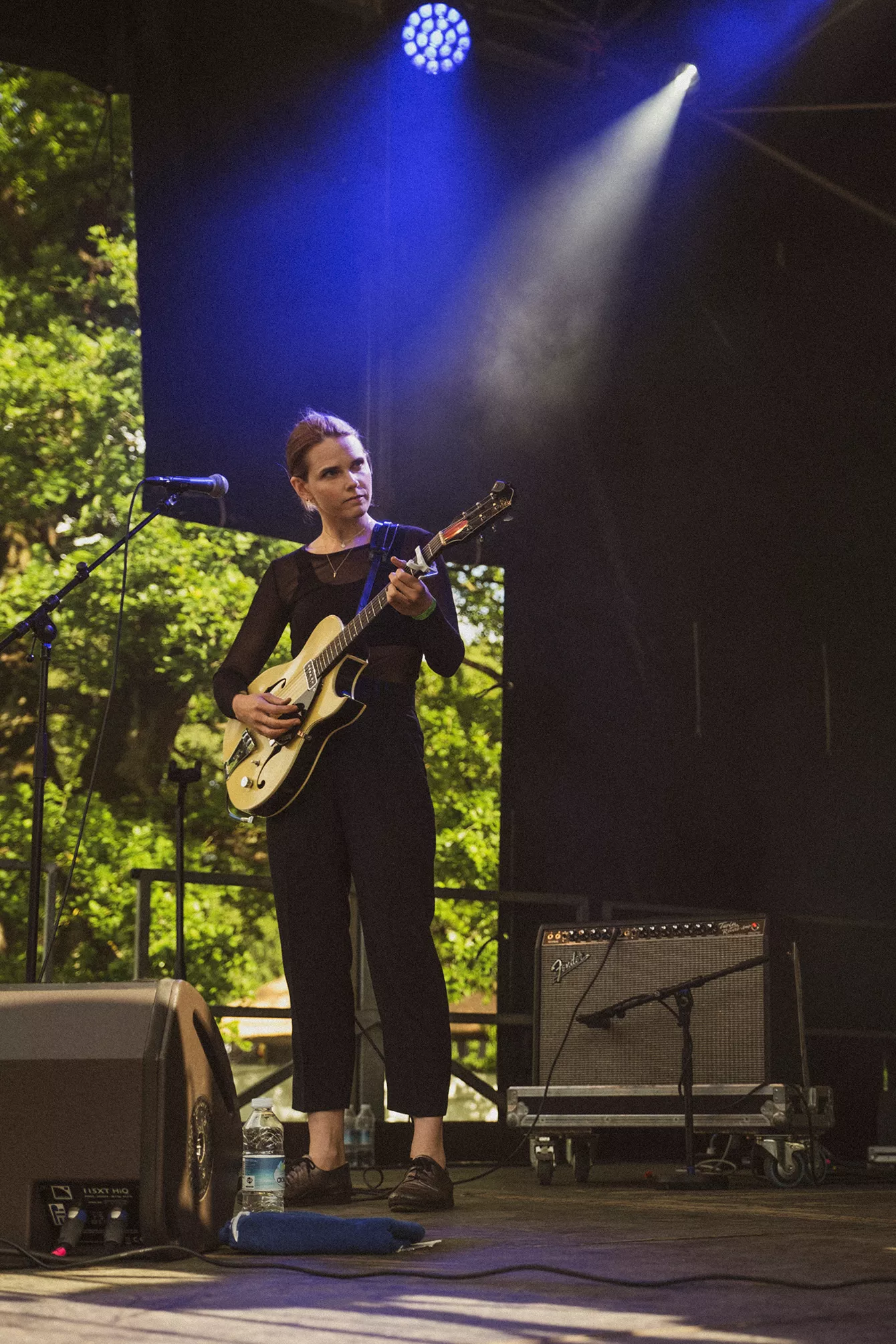 Cassandra Jenkins, Syd for Solen, Højen 