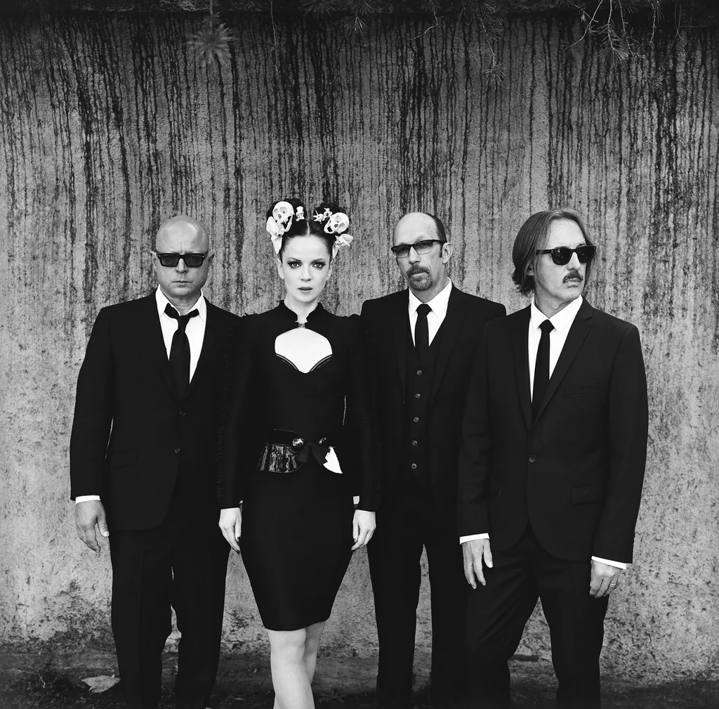 Oplev Garbage fremføre deres debutalbum i Danmark