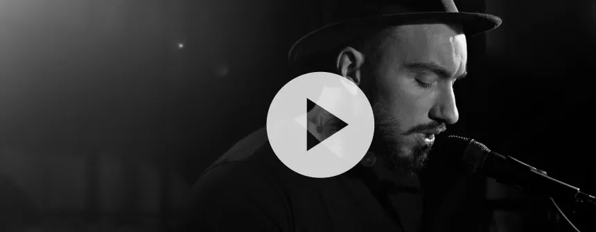 Video: Joey Moe udgiver akustisk version af "Eneste"